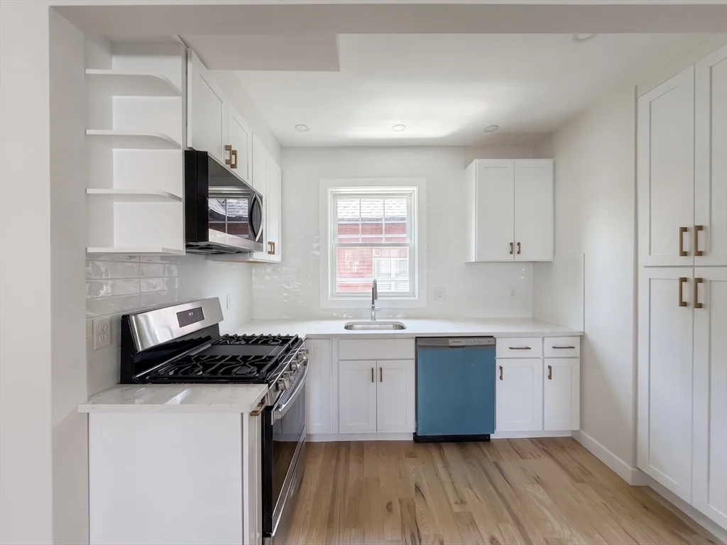 10 Pearl, West Everett