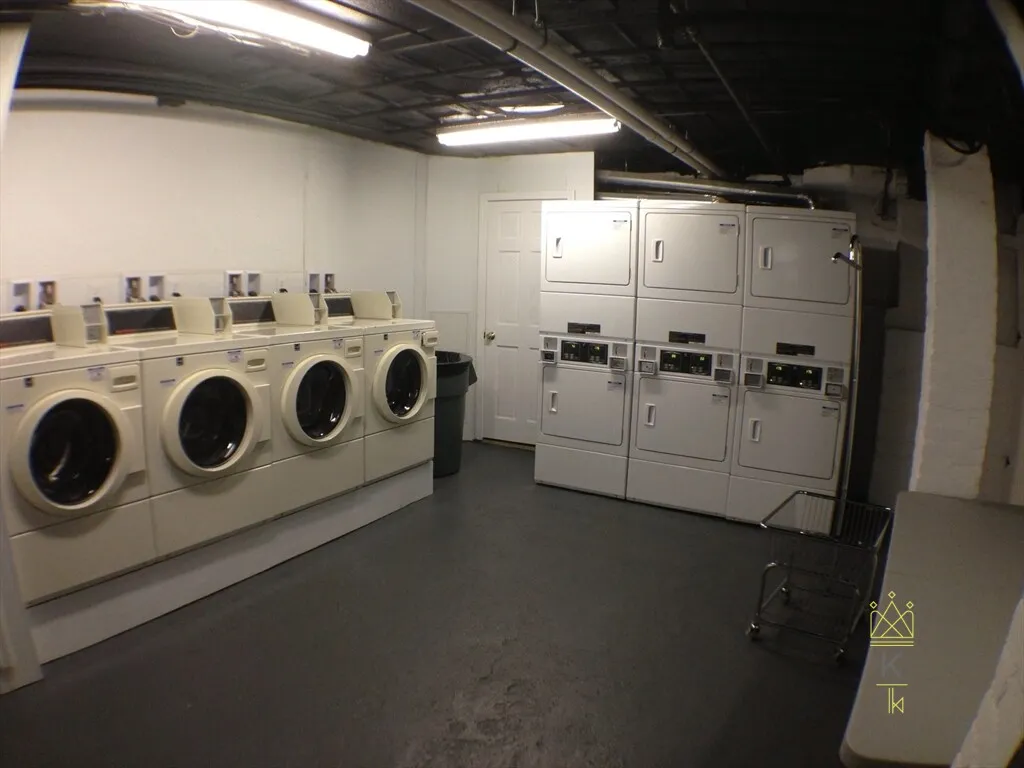 210 Winthrop Rd, Aspinwall Hill