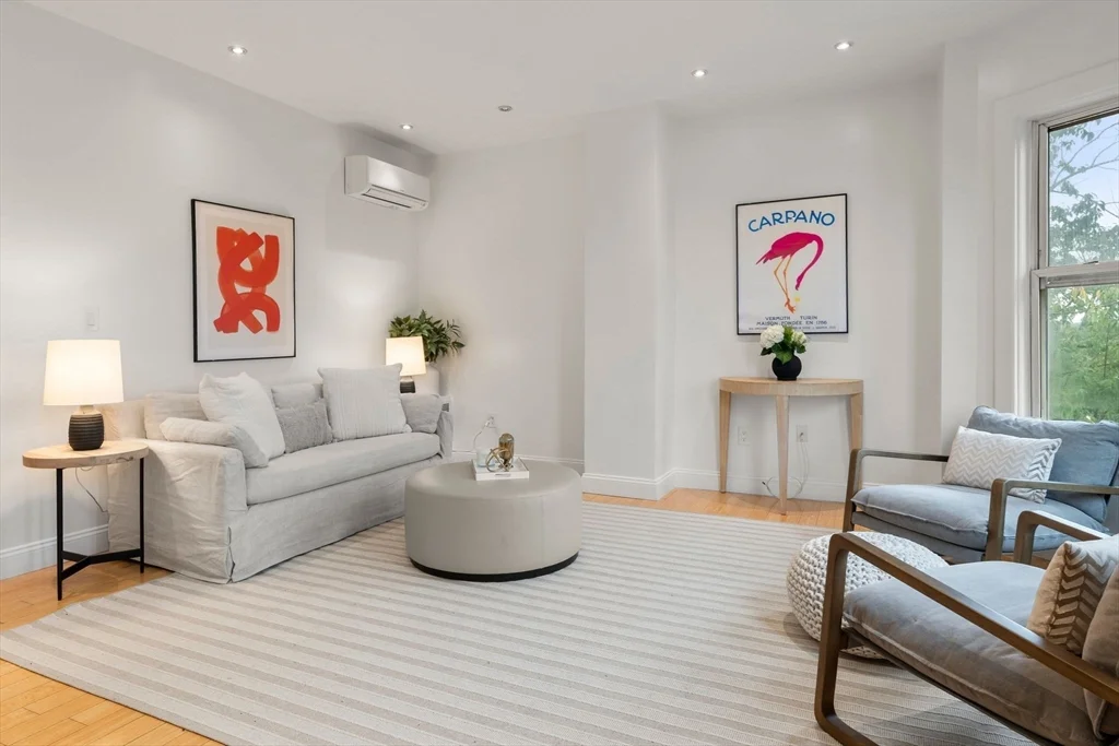 178 Hyde Park Ave, Jamaica Plain