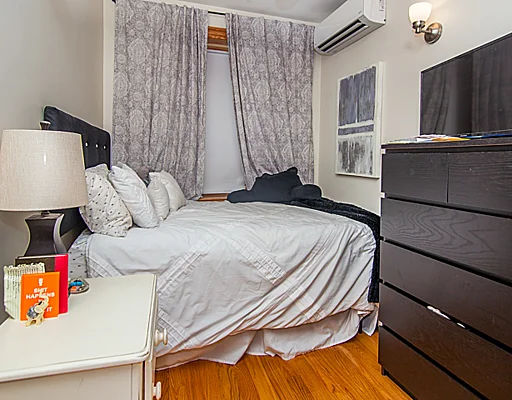 137 Charles St, Beacon Hill