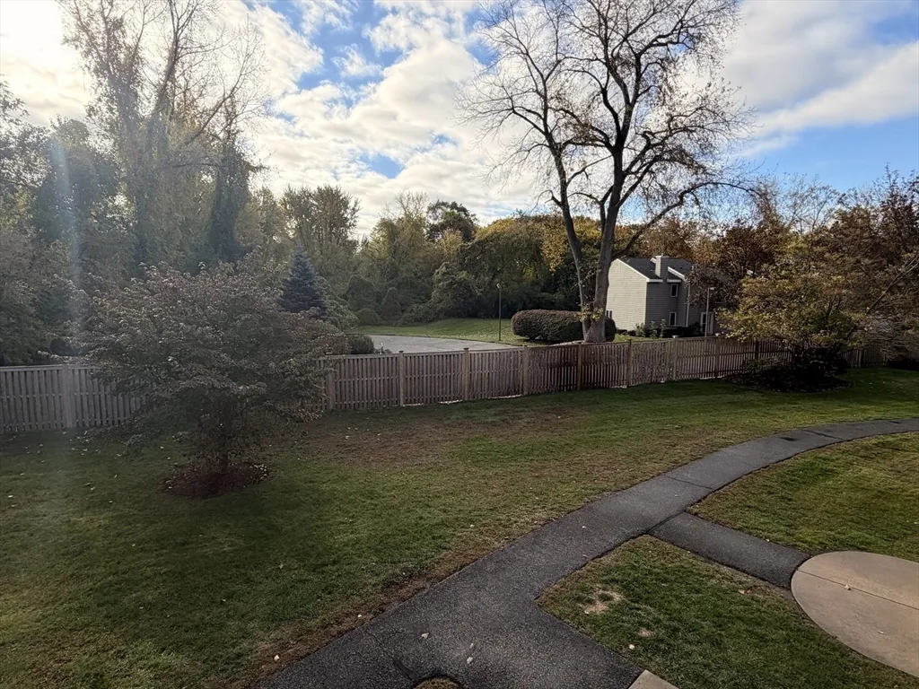 7 Conant Rd, Winchester