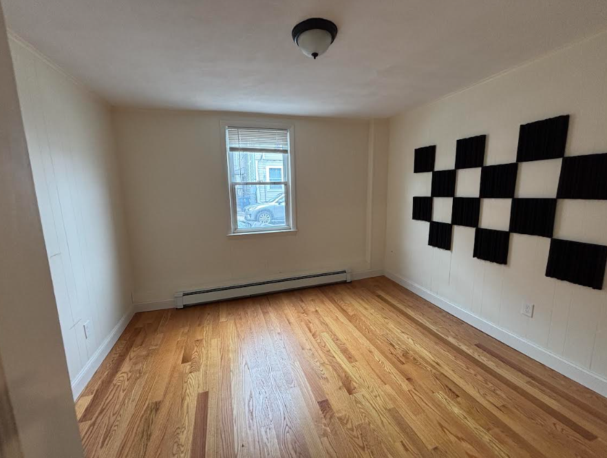 82 Sacramento St, Ward Two