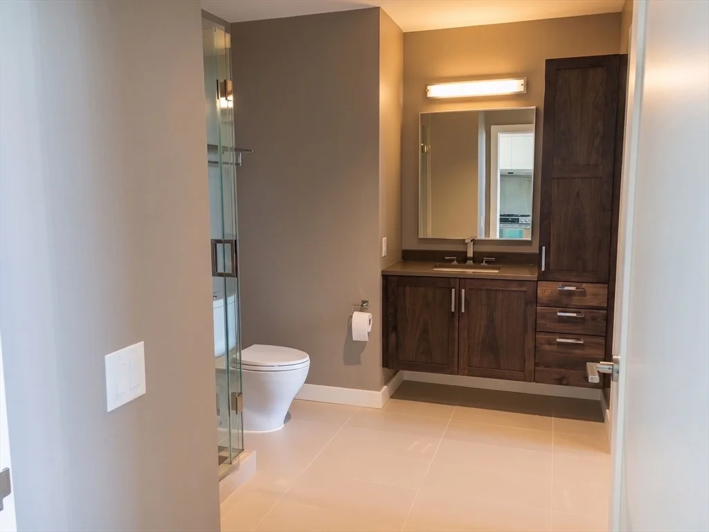 32 Traveler St, South End