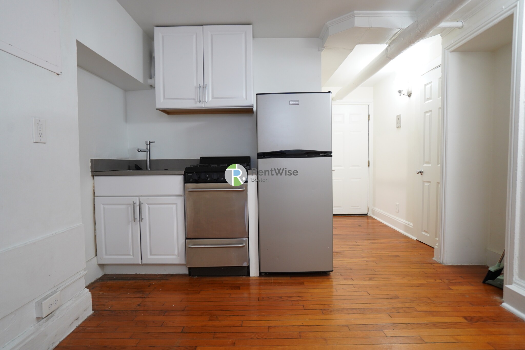 86 Charles St, Beacon Hill