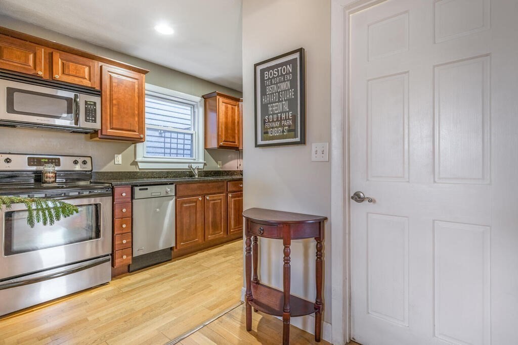 1 bed, 1 bath apartment for rent at 47 Telegraph St Unit 5, Dorchester — photo 18 of 19