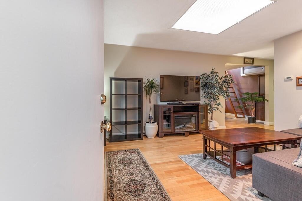1 bed, 1 bath apartment for rent at 47 Telegraph St Unit 5, Dorchester — photo 19 of 19