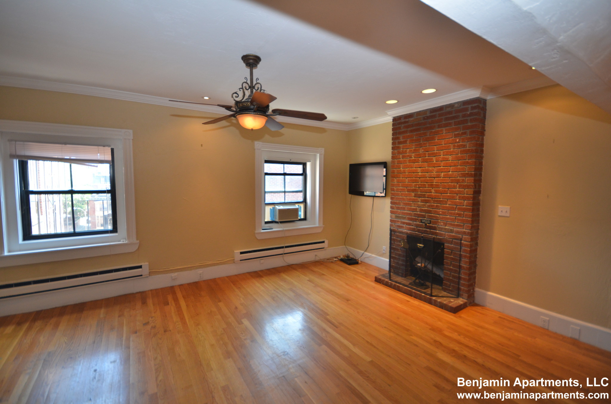 48 Hereford St, Back Bay