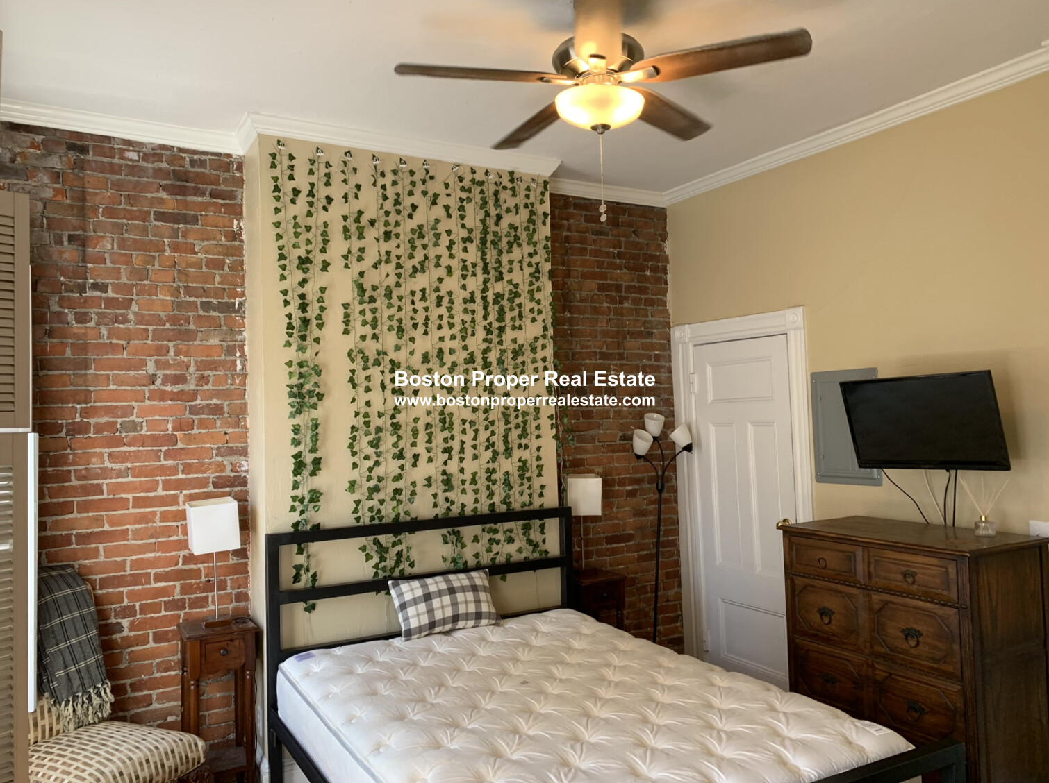 Studio bed, 1 bath apartment for rent at 48 Hereford St Unit 1M, Back Bay — photo 2 of 11