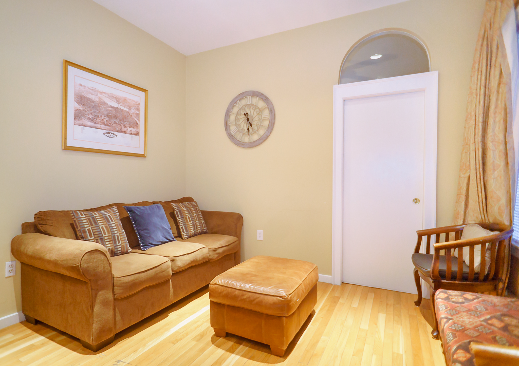 48 Hereford St, Back Bay