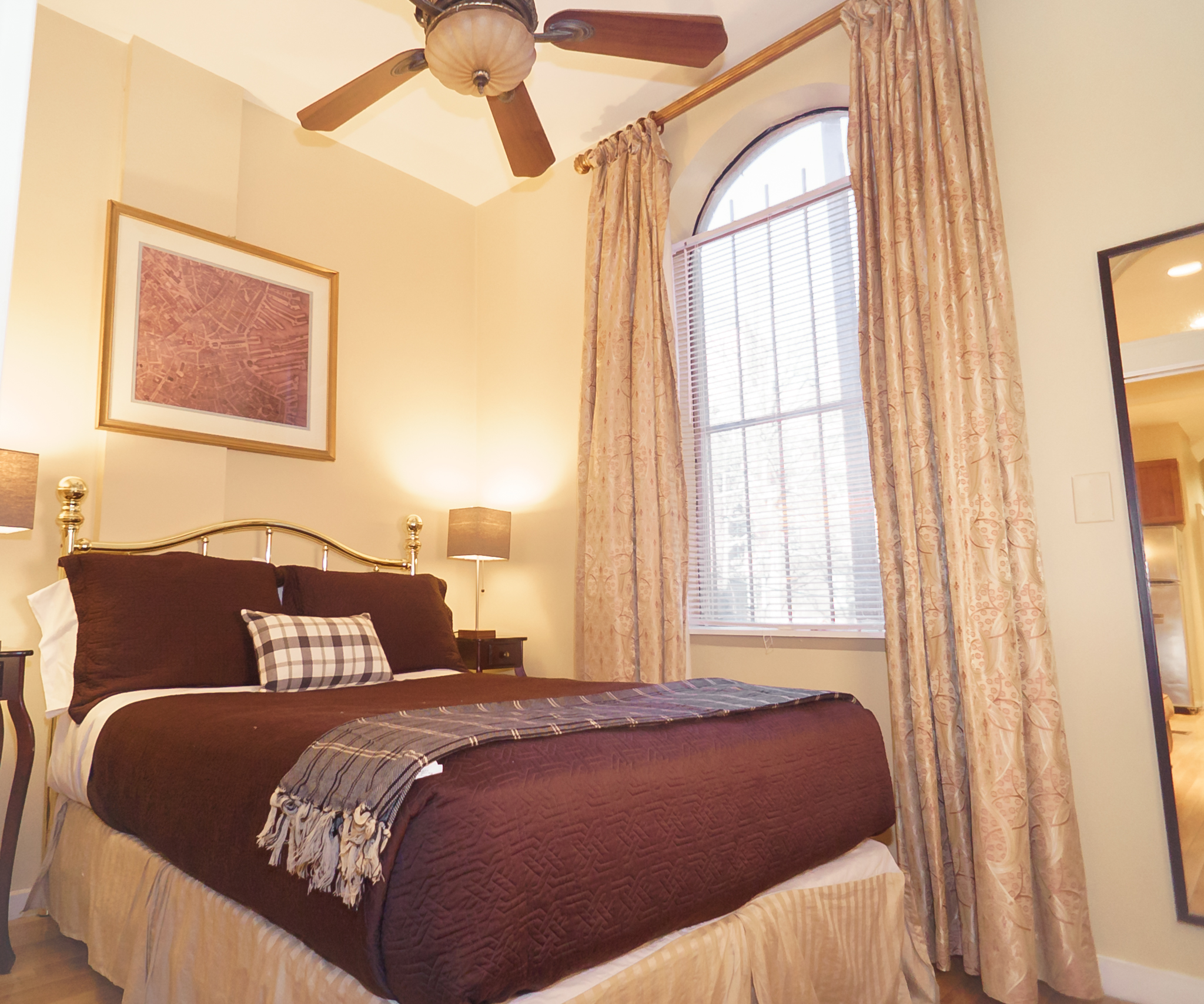 48 Hereford St, Back Bay