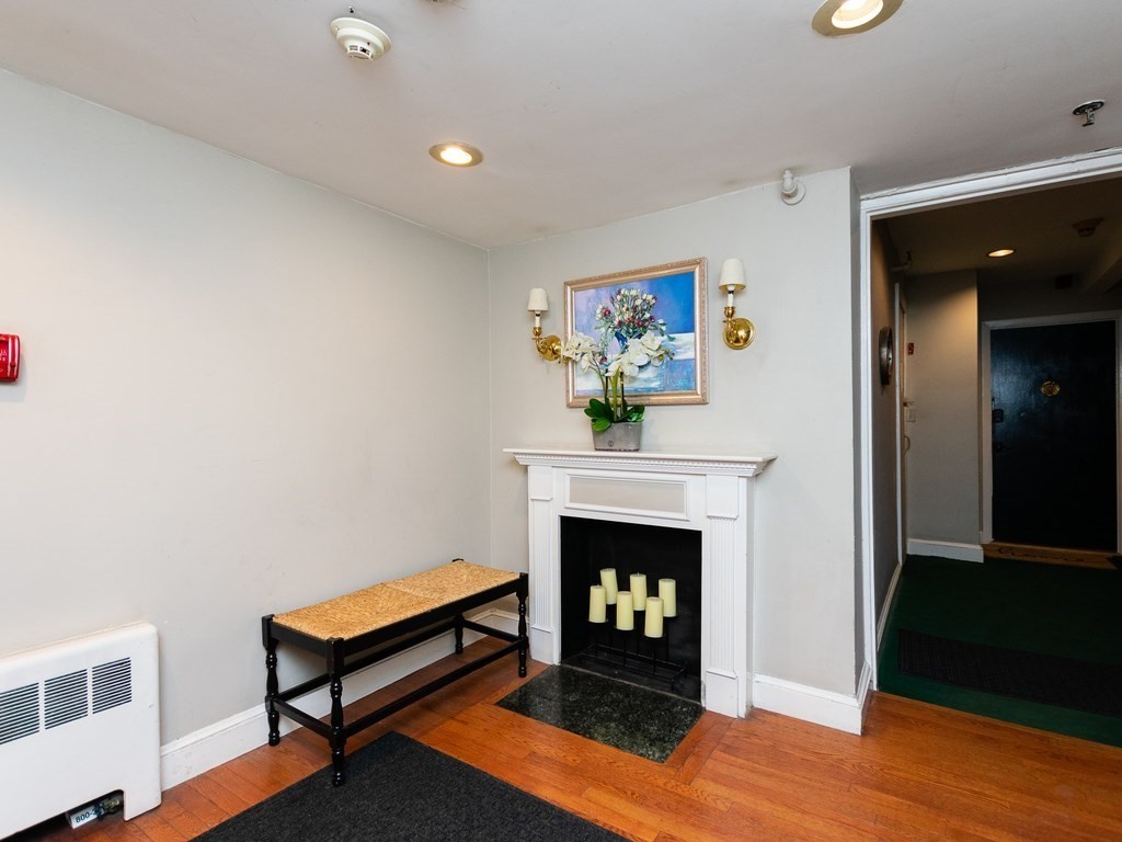 2 bed, 1 bath apartment for rent at 106 Marlborough St Unit 3, Back Bay — photo 6 of 6