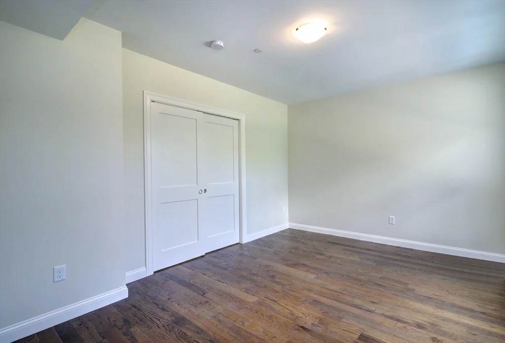 4 Kemp St, South Boston