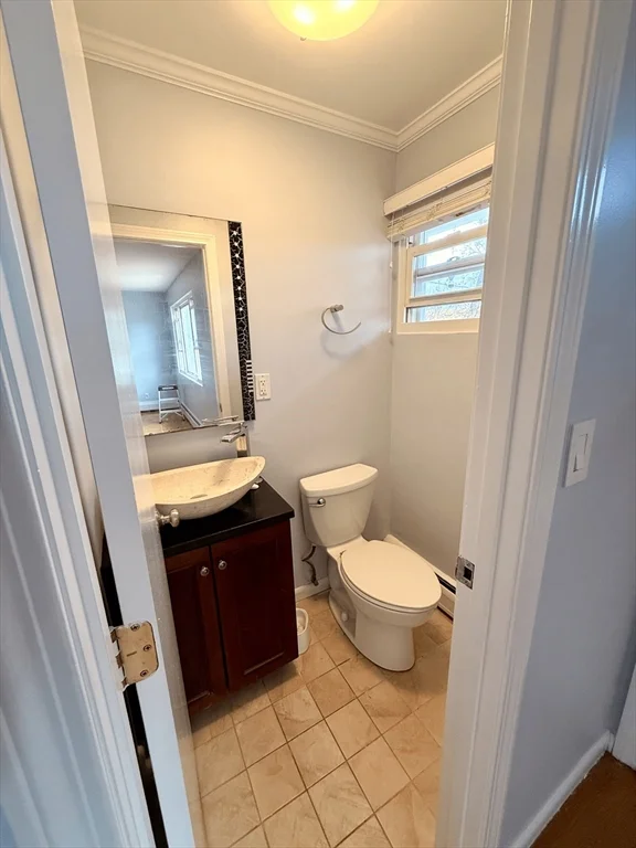 28 College Farm Rd, Waltham