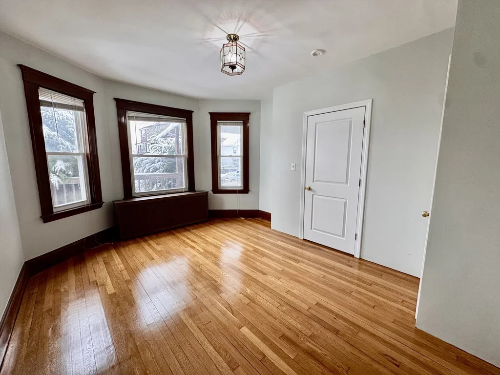 129 Redlands Rd, West Roxbury