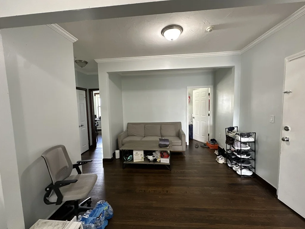 435 Walnut Ave, Roxbury