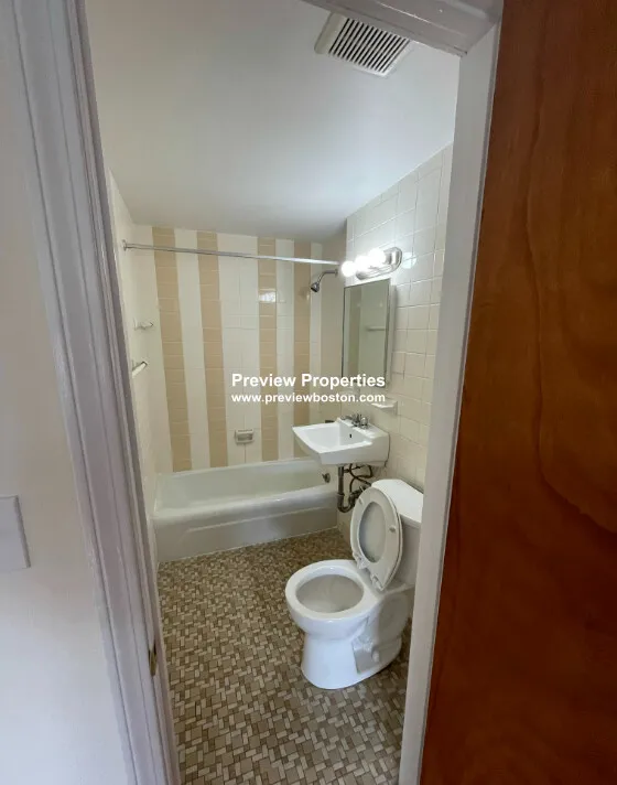 1315 Commonwealth Ave, Allston