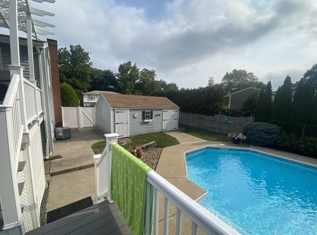 7 Cleveland Rd, Peabody