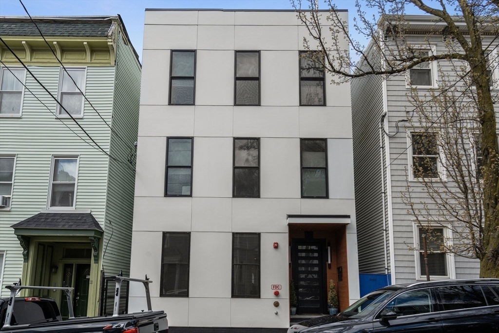31 Mercer St, South Boston