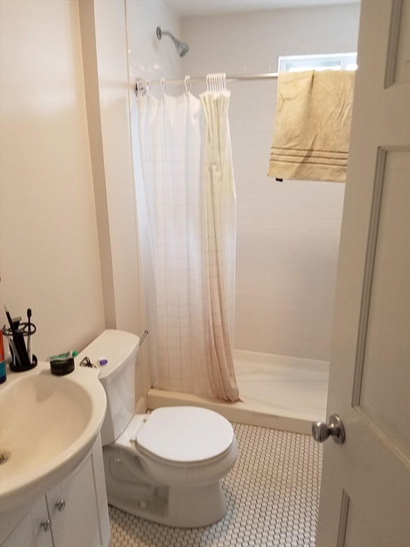 100 Flint St, East Somerville