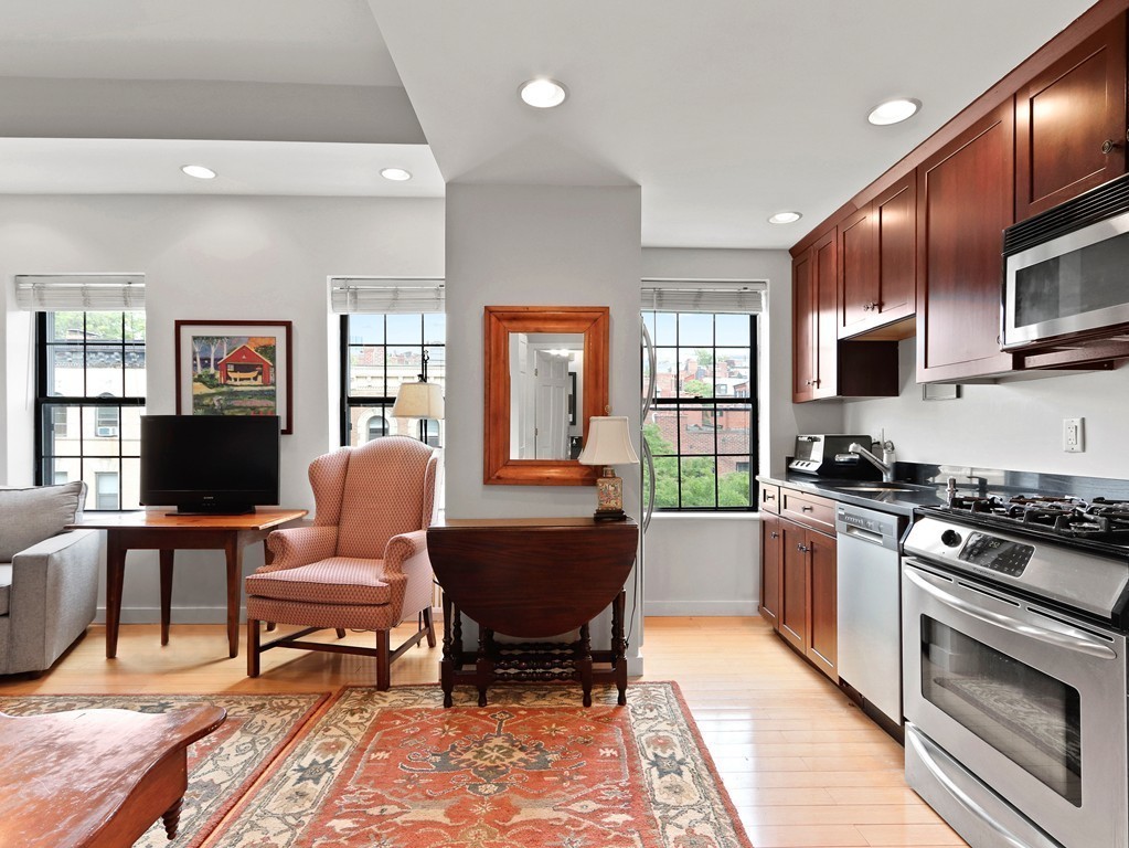 110 Charles St, Beacon Hill