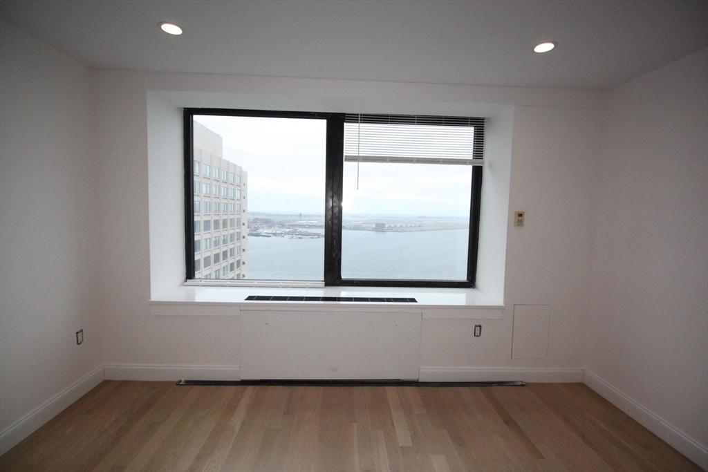 65 East India Row, Waterfront