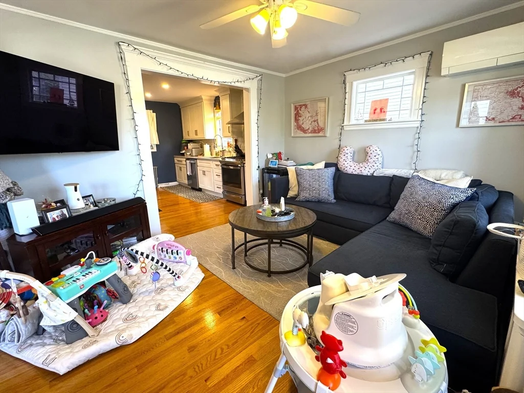 65 Whitford St, Roslindale