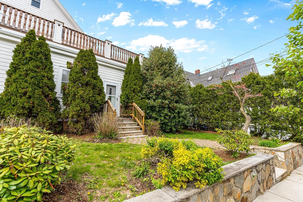 37 Munroe St, Somerville