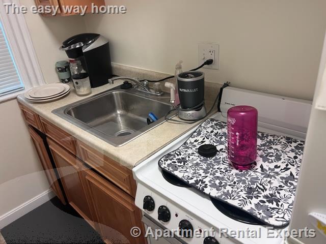 10 Garrison Ave, Teele Square