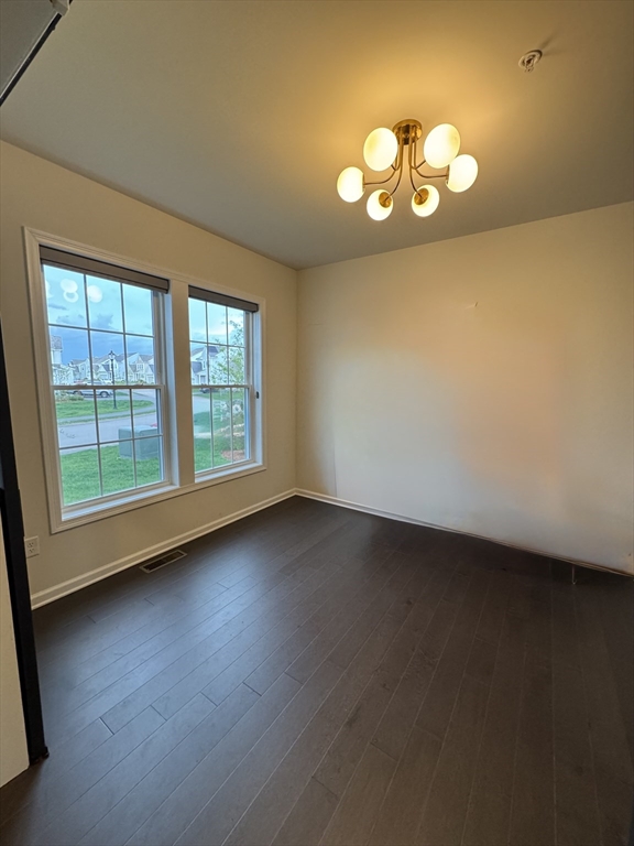 33 Poplar Ln, Hopkinton