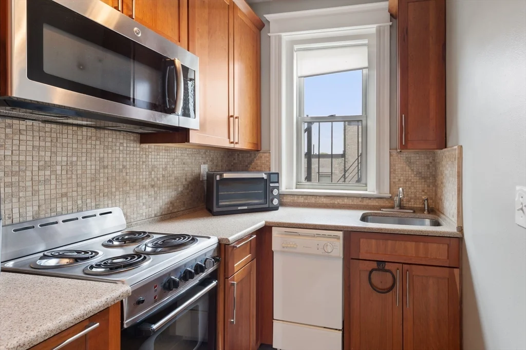 1669 Commonwealth Ave, Brighton