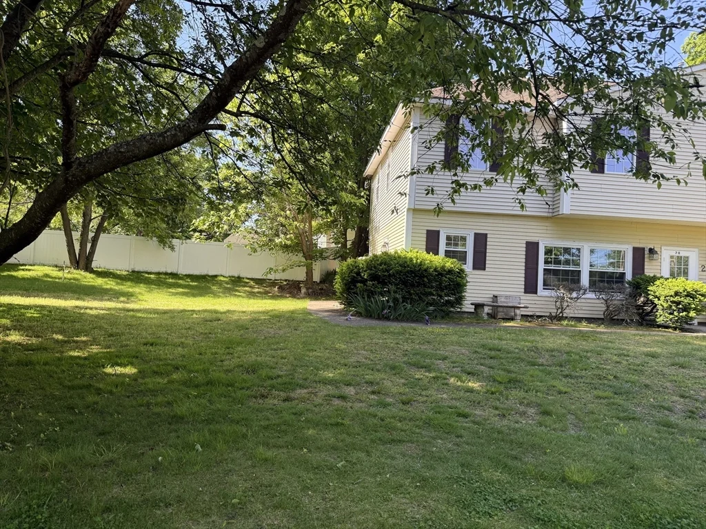 28 Crestview Dr, Westborough