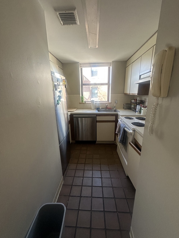 84 Gainsborough St, Fenway