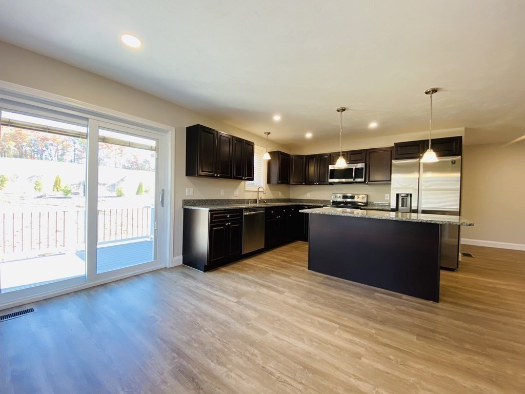 6 Glacier Path, Middleboro