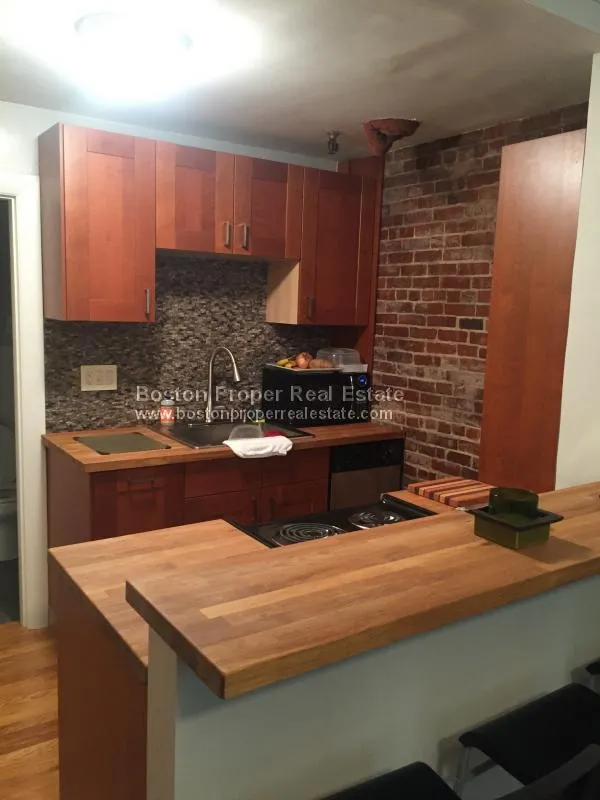 274 Marlborough St, Back Bay