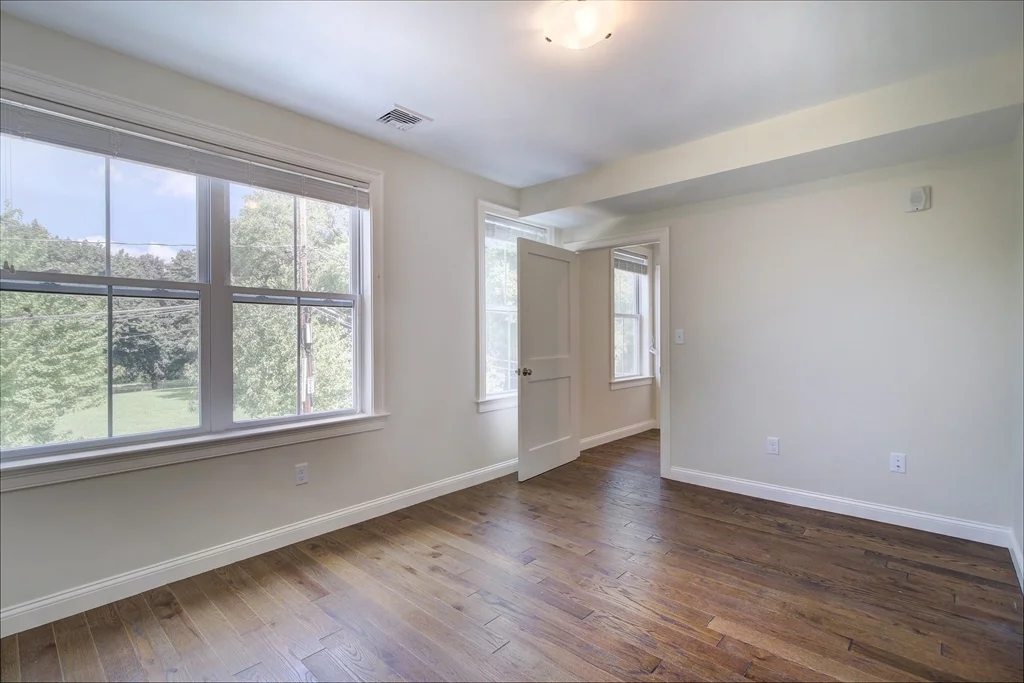 4 Kemp St, South Boston