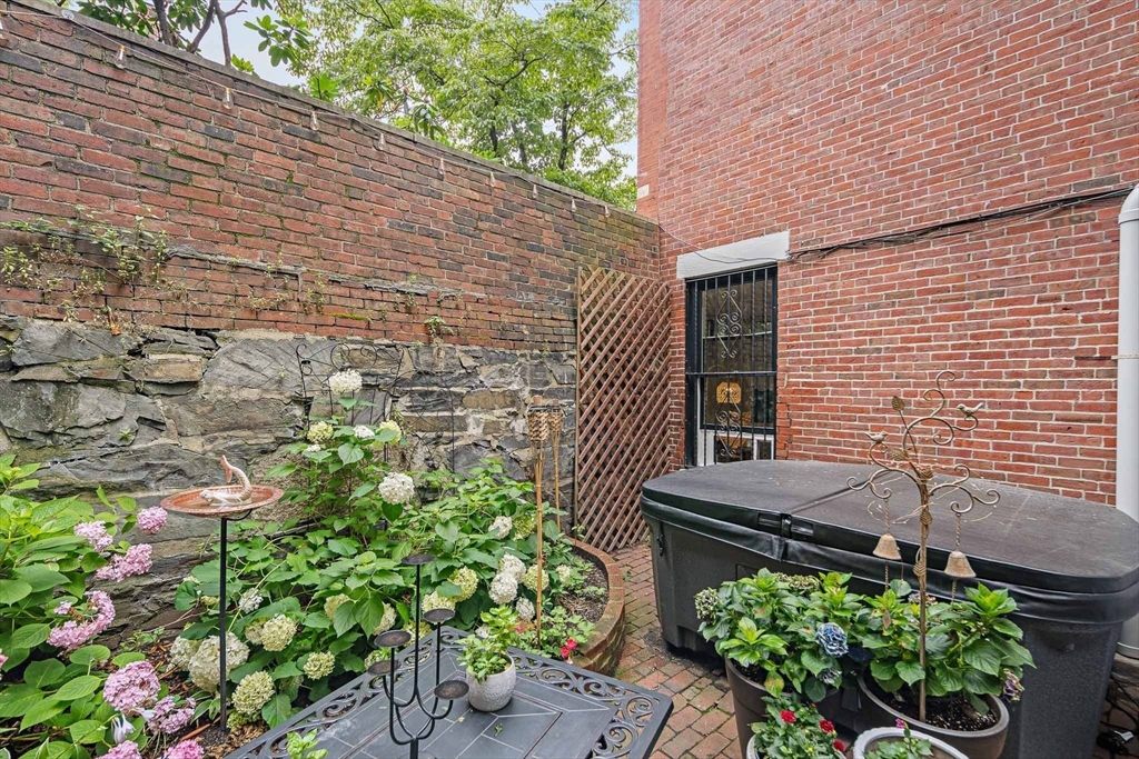 364 Marlborough St, Back Bay