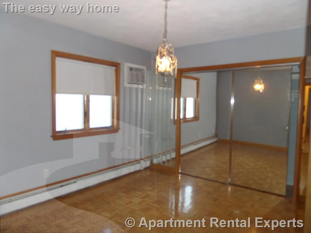 10 Windsor Rd, Tufts