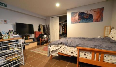 6 bed, 2 bath apartment for rent at 34 Long Ave Unit 1, Allston — photo 5 of 6