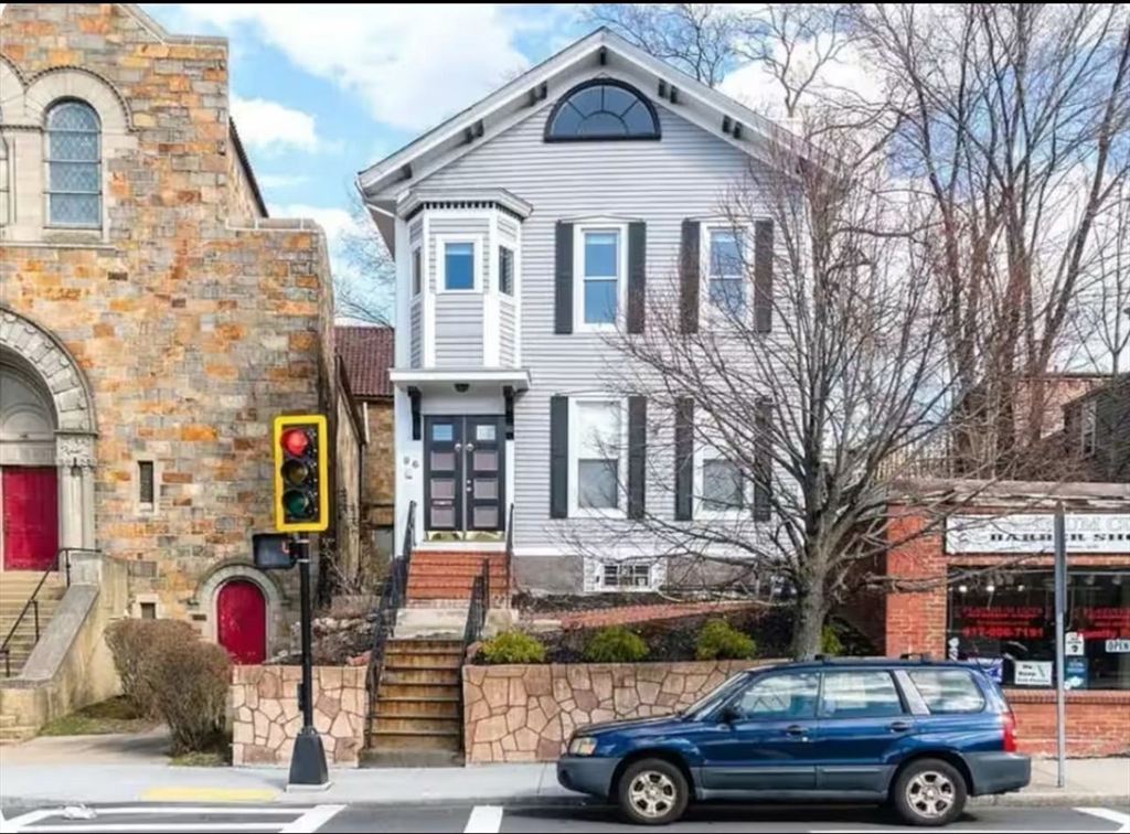 96 Warren St, Roxbury