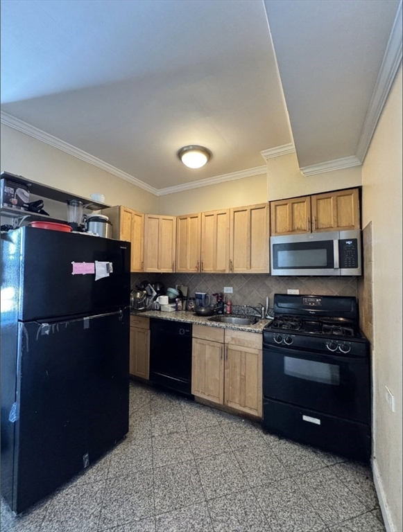 47 Dalrymple St, Jamaica Plain