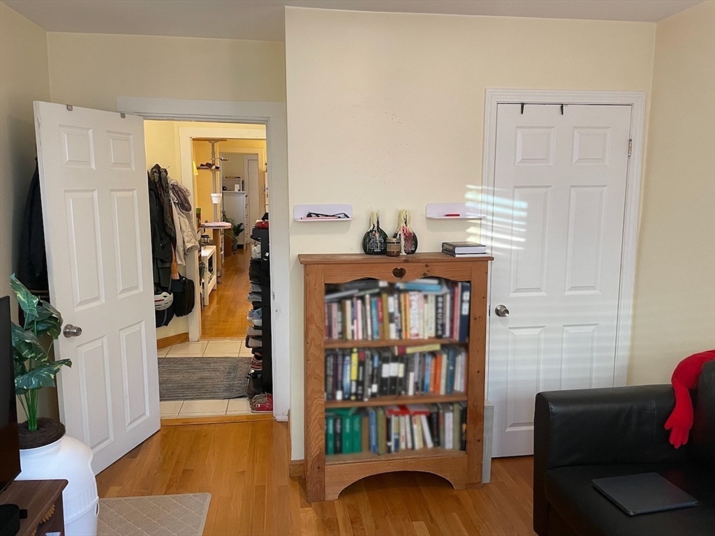 25 Andrew St, Cambridgeport