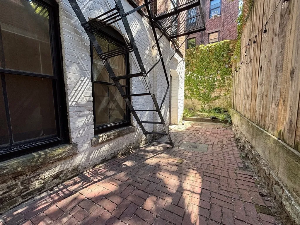 68 Myrtle St, Beacon Hill