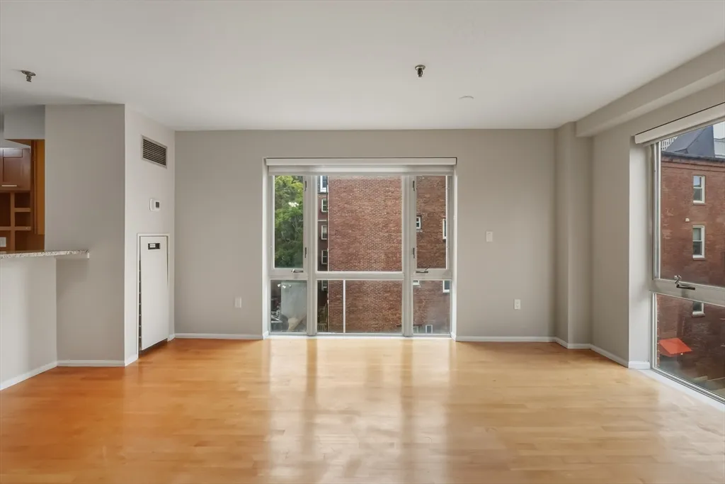 350 North, North End