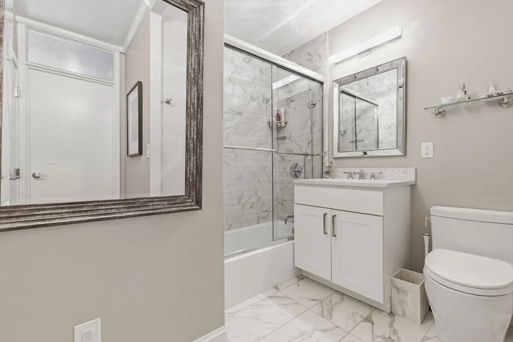 65 E India Row, Downtown