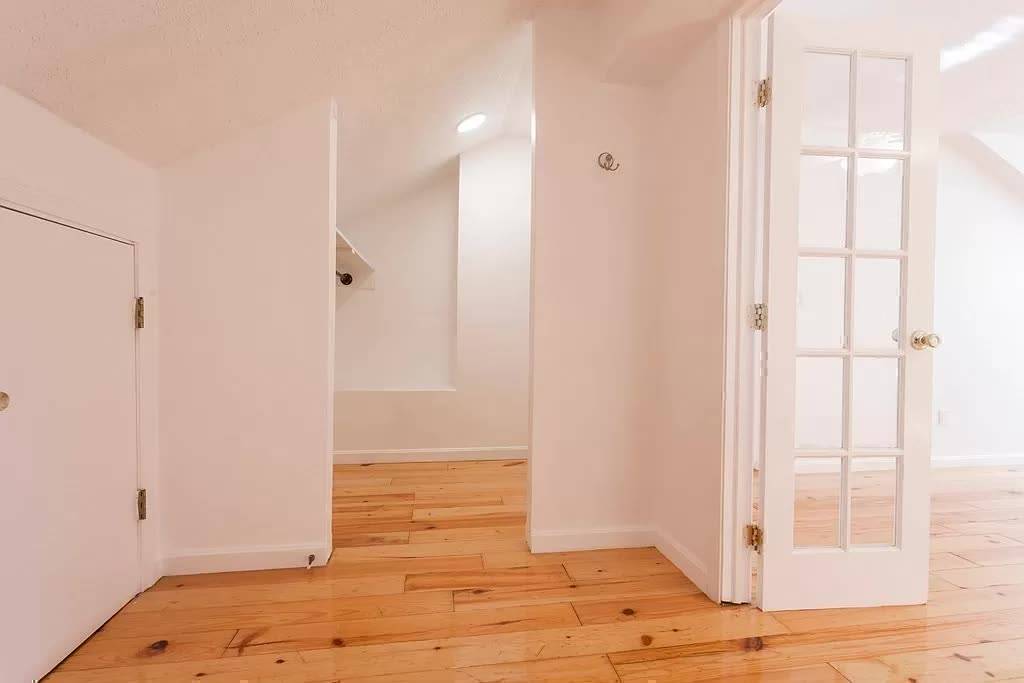35 Fort Ave, Roxbury