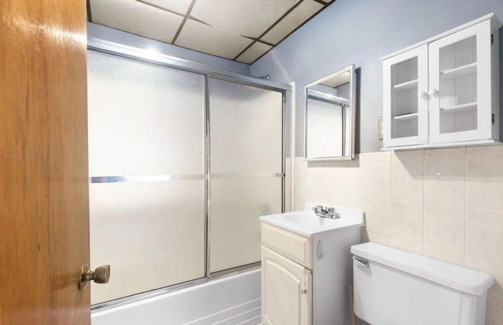 344 Snell St, Fall River