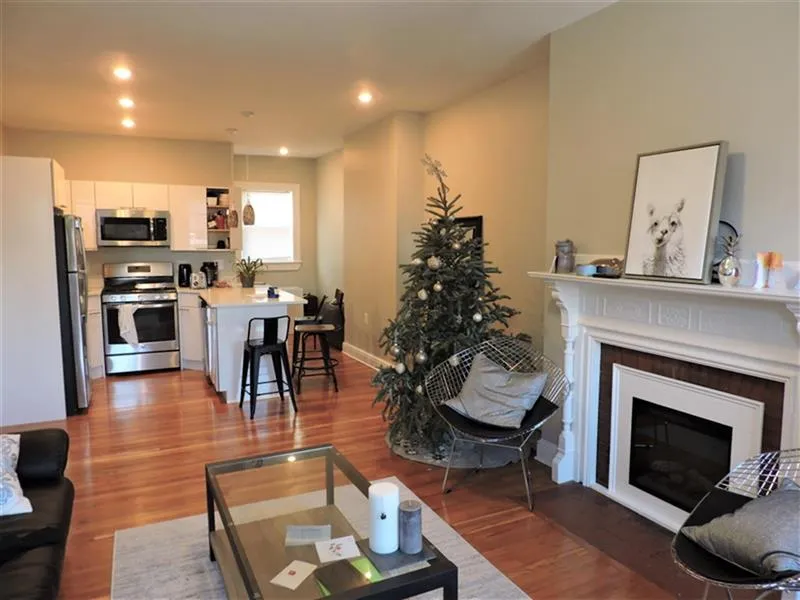 20 John F Kennedy St, Riverside