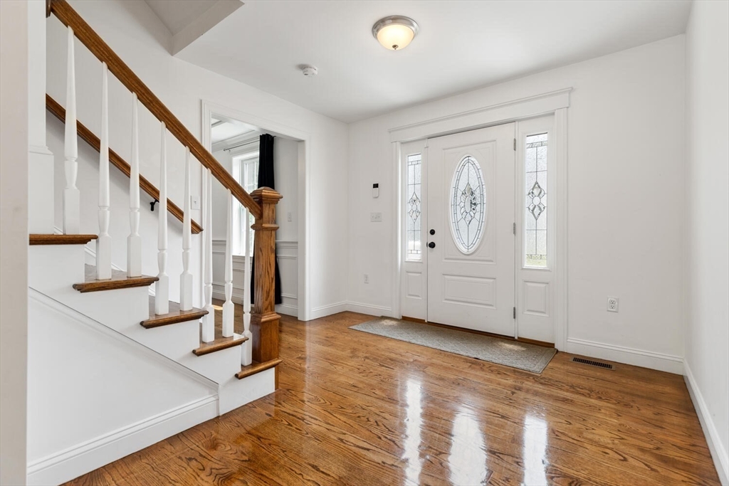 10 Carol Ave, Burlington