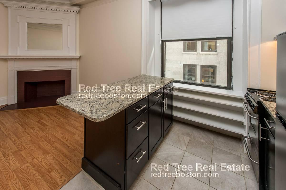 62 Boylston St, Midtown