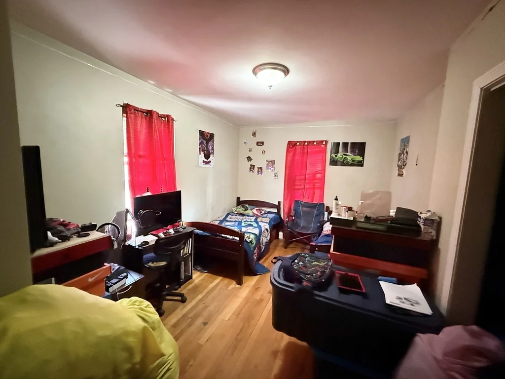 4043 Washington St, Jamaica Plain